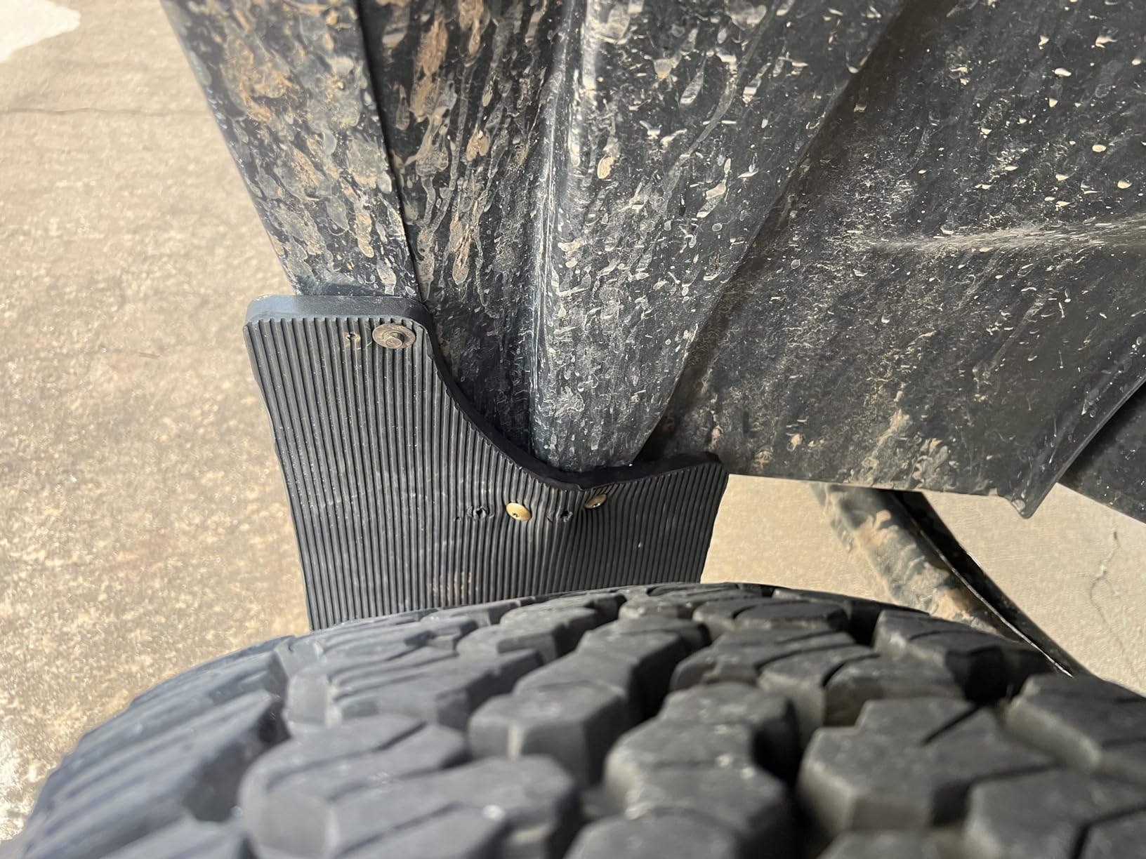 Caterpillar Heavy Duty Splash Guards Pro Mud Flaps Fenders - Ultra Tough Dirt/Slush Protection with Night Reflectors - Easy Installation (CAGD-080+CAGD-080_ALT) Front/Rear Tires, 4 Count (Pack of 1) customer photo 2