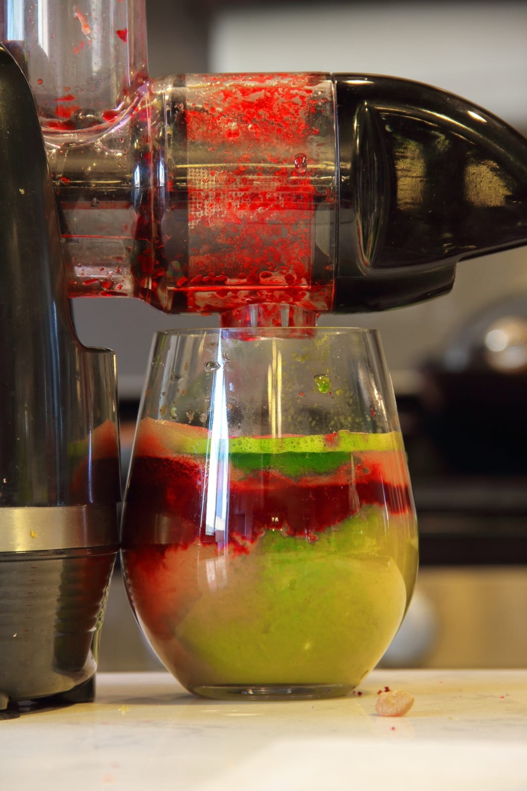 Omega H3000RED Cold Press 365 Juicer Slow Masticating Extractor Creates Delicious Fruit Vegetable and Leafy Green High Juice Yield and Preserves Nutritional Value, 150-Watt, Red customer photo 1