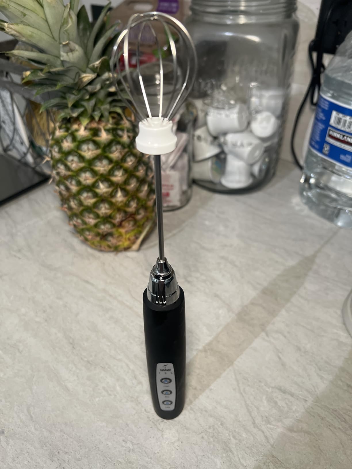 YUSWKO Handheld Milk Frother Wand for Coffee, Rechargeable Electric Whisk customer photo 2
