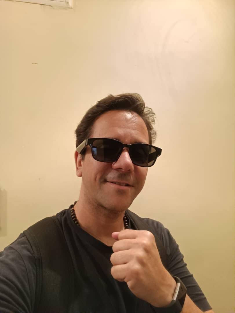 Razer Anzu Smart Glasses: Blue Light Filtering & Polarized Sunglass Lenses - Low Latency Audio - Built-in Mic & Speakers - Touch & Voice Assistant Compatible - 5hrs Battery - Rectangle/Small customer photo 2