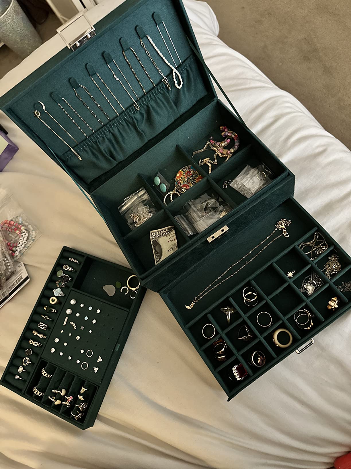 Jewelry Organizer Box for Women Girls, Jewelry Box 3-Tier Jewelry Display Case and Organizer,Lockable Jewelry Display Case Anti Tarnish,Varying Compartments for Necklaces, Bracelets, Rings customer photo 1
