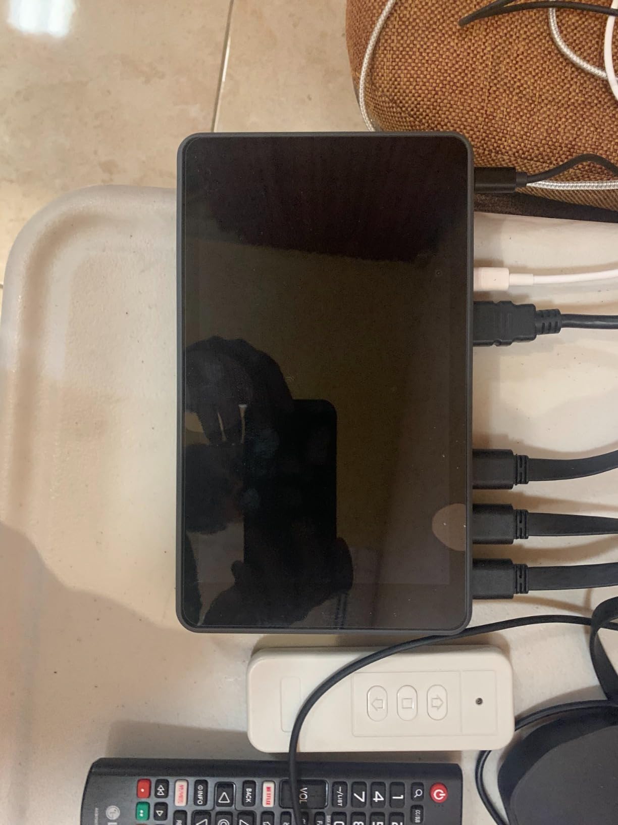 YoloLiv YoloBox Pro, All-in-one Portable Multi-Cam Live Streaming Switcher customer photo 1