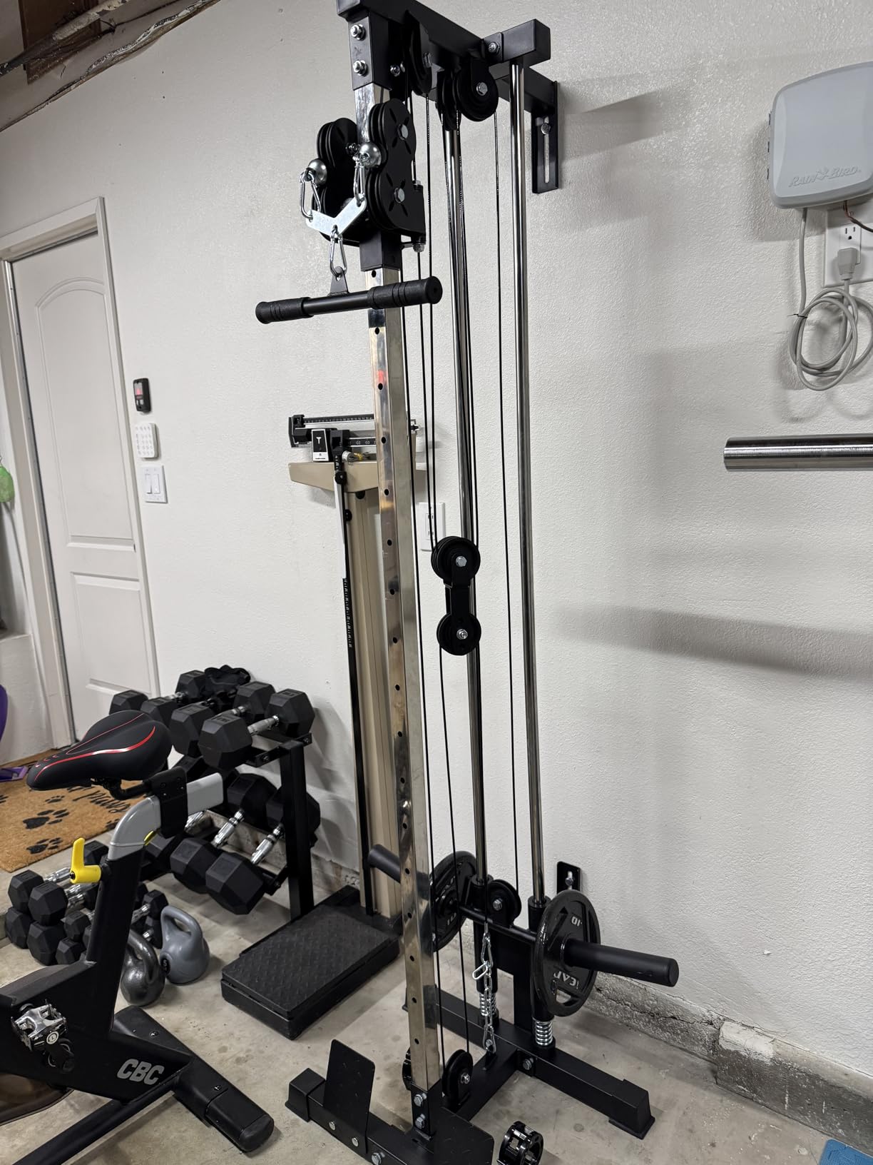 ER Kang Cable Station Wall Mount, 18in Pulley Tower, Dual Pulley System, High & Low Cable Machine, LAT Pull-Down & Row Tower with Flip-Up Footplate, Home Gym Cable Crossover, Black customer photo 2