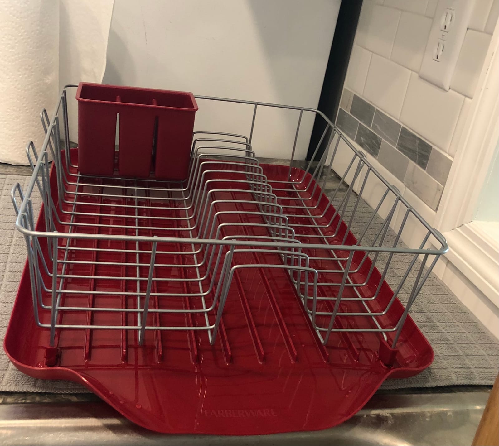 Farberware Classic Large Rust Resistant Full Dishrack with Removable 3 Compartment Flatware Caddy, Andlged Drain Board, 3-Piece, White customer photo 1