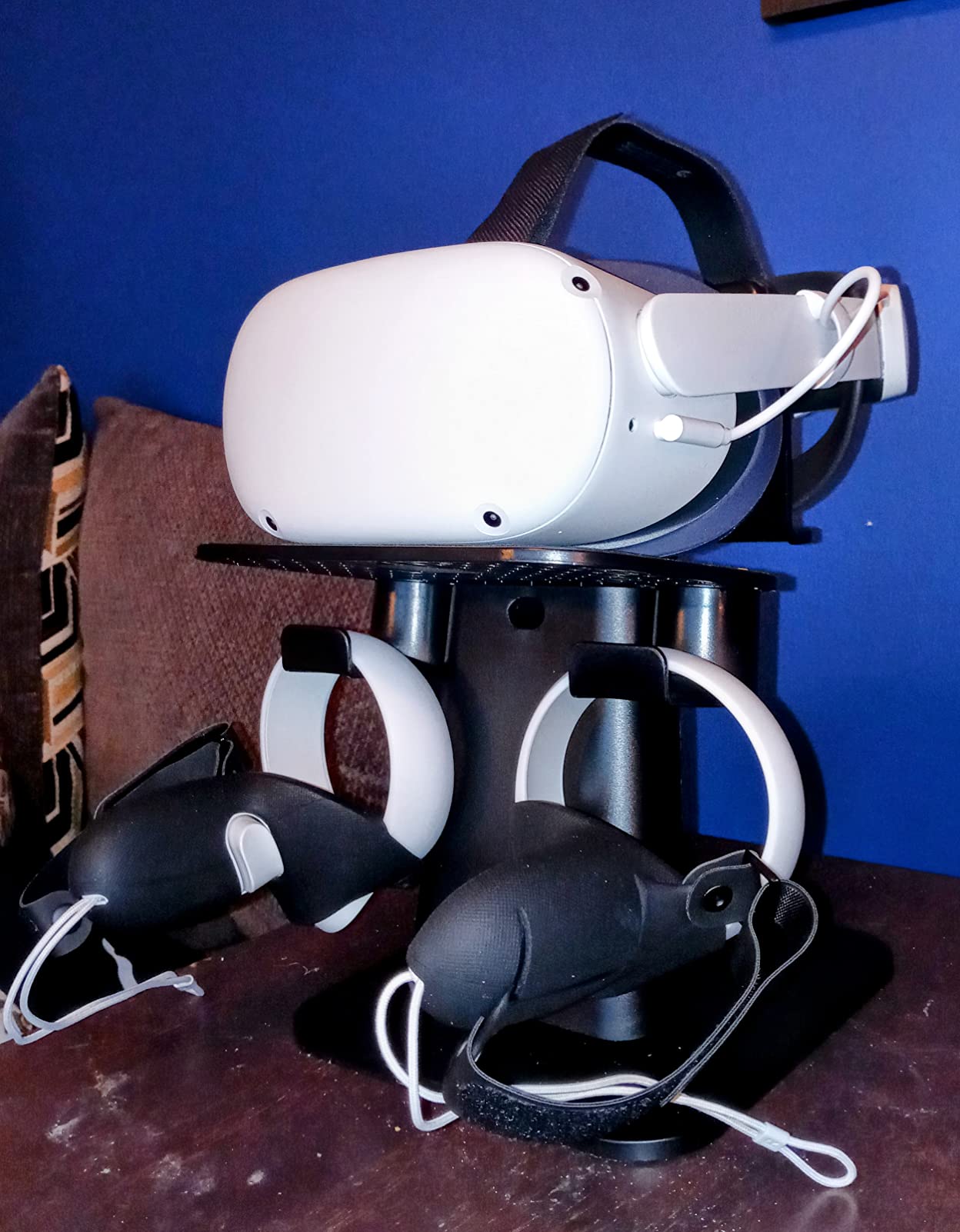 Meta Quest 2 — Advanced All-In-One Virtual Reality Headset — 256 GB customer photo 2