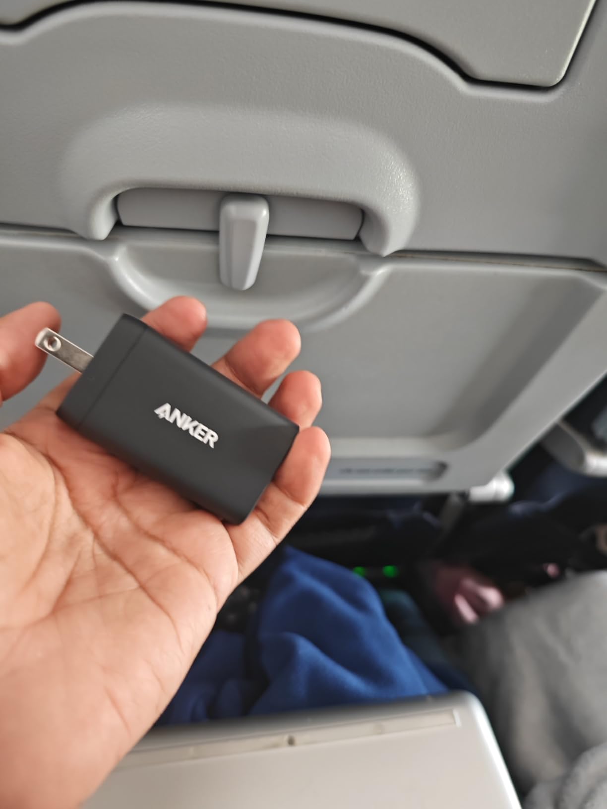 Anker Charger, 65W 3-Port Fast Compact Foldable USB C Charger Block for MacBook Pro/Air, iPad Pro, Galaxy S20, Dell XPS 13, Note 20/10+, iPhone 17 Series, Steam Deck, and More customer photo 2