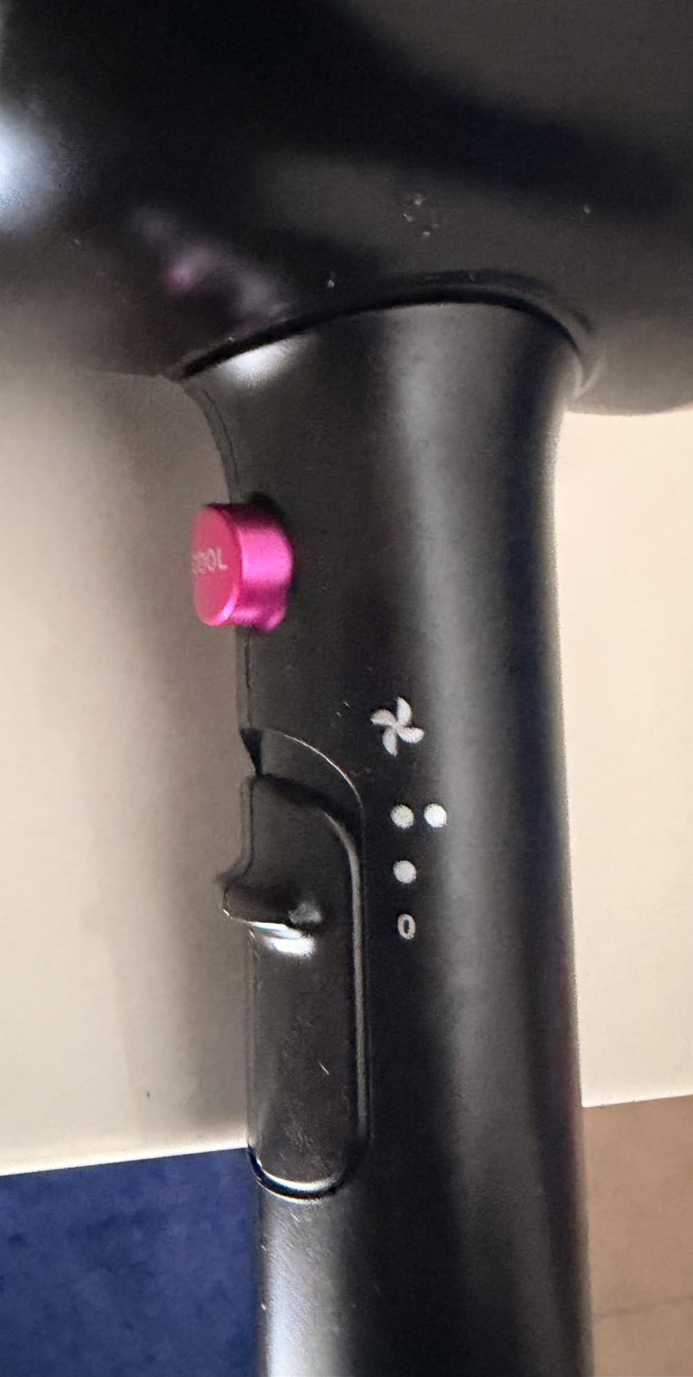 Wavytalk Blown Away Ionic Hair Dryer with Diffuser for Curly Hair customer photo 1