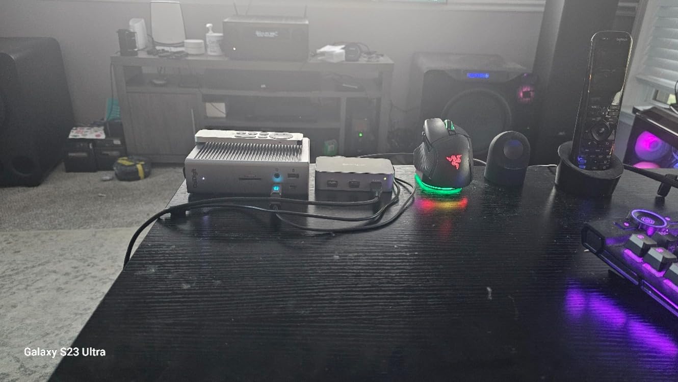 CalDigit TS4 18 Port Thunderbolt 4 Dock, 98W Charging, 3X TBT4 (40Gb/s), 3X USB-C + 5X USB-A (10Gb/s), 2.5GbE LAN, 8K@30Hz or 2X 6K@60Hz Displays, Mac/Windows/Chrome, Space Gray, 0.8m Certified Cable customer photo 1