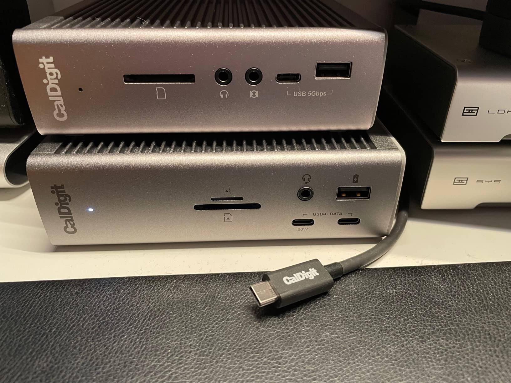 CalDigit TS4 18 Port Thunderbolt 4 Dock, 98W Charging, 3X TBT4 (40Gb/s), 3X USB-C + 5X USB-A (10Gb/s), 2.5GbE LAN, 8K@30Hz or 2X 6K@60Hz Displays, Mac/Windows/Chrome, Space Gray, 0.8m Certified Cable customer photo 2