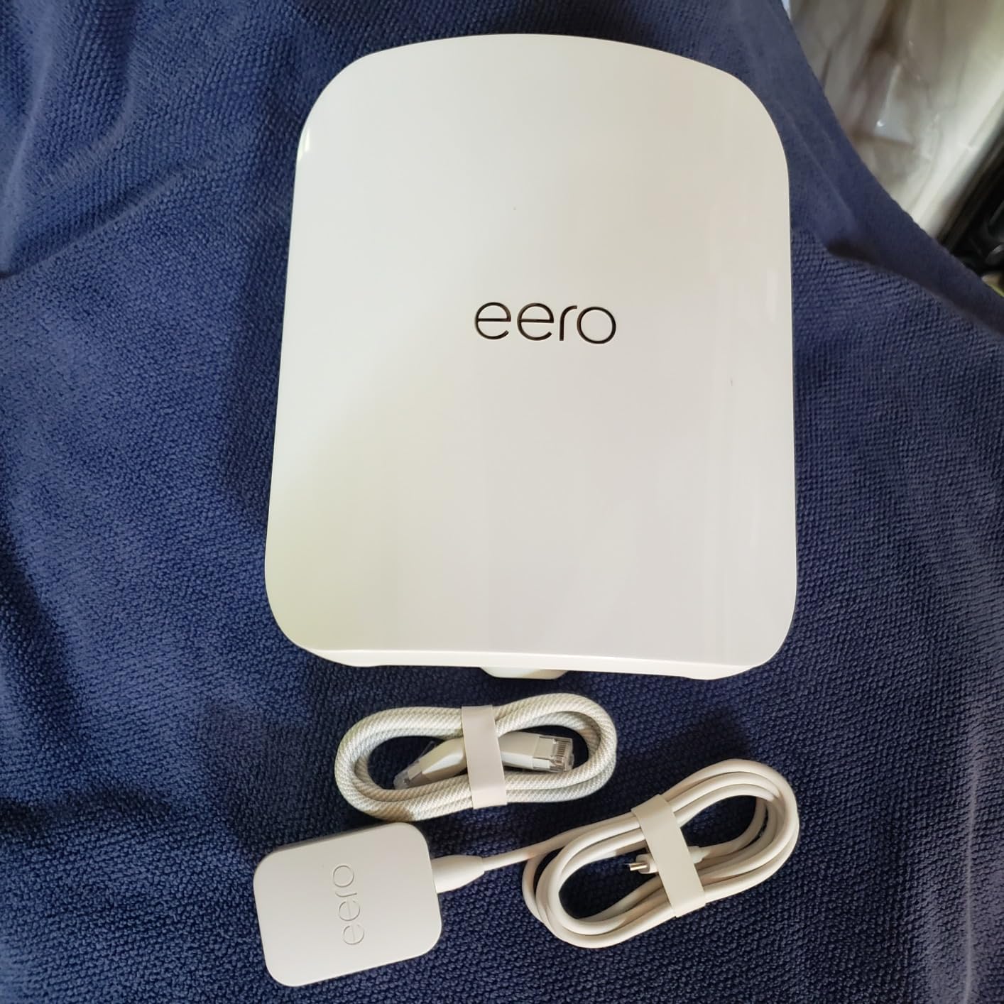 Amazon eero Max 7 mesh wifi system (newest model) - Supports internet plans up to 10 Gbps, Coverage up to 7,500 sq. ft., Connect 750+ devices, 3-pack customer photo 1