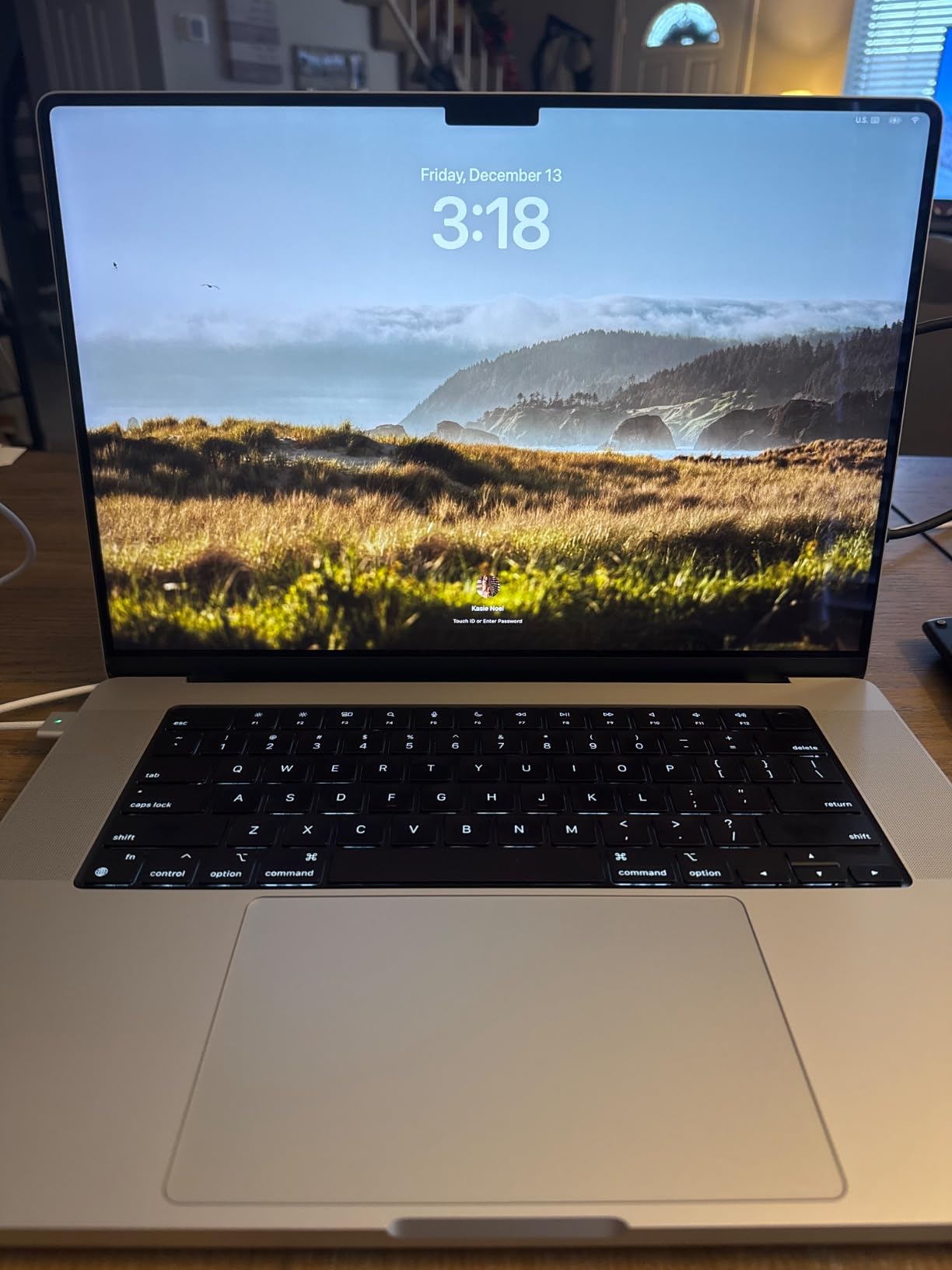2021 Apple MacBook Pro (16-inch, M1 Pro chip with 10‑core CPU and 16‑core GPU, 16GB RAM, 1TB SSD) - Space Gray customer photo 1