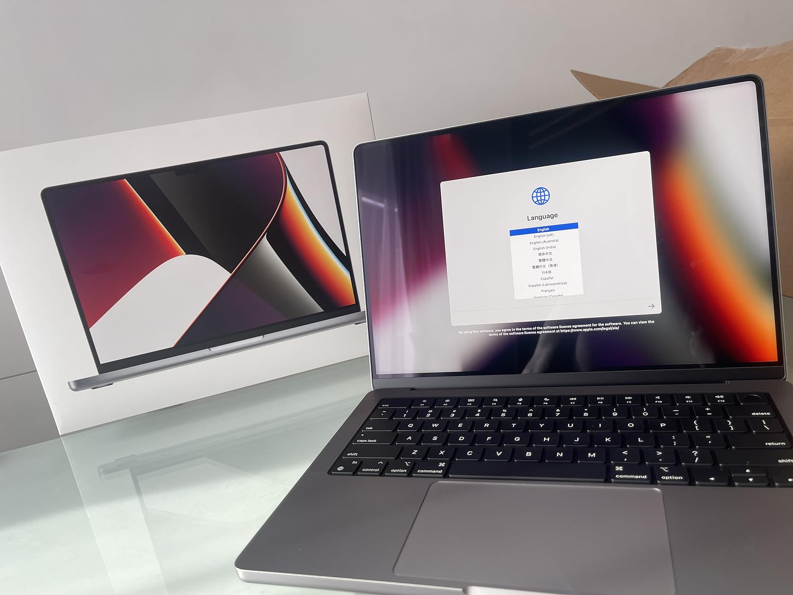 2021 Apple MacBook Pro (14-inch, M1 Pro chip with 10‑core CPU and 16‑core GPU, 16GB RAM, 1TB SSD) - Silver customer photo 2