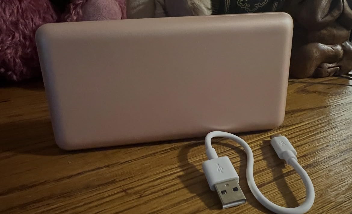 Belkin 20000mAh 15W 3 Port Power Bank, USB A to USB C Cable Included customer photo 1