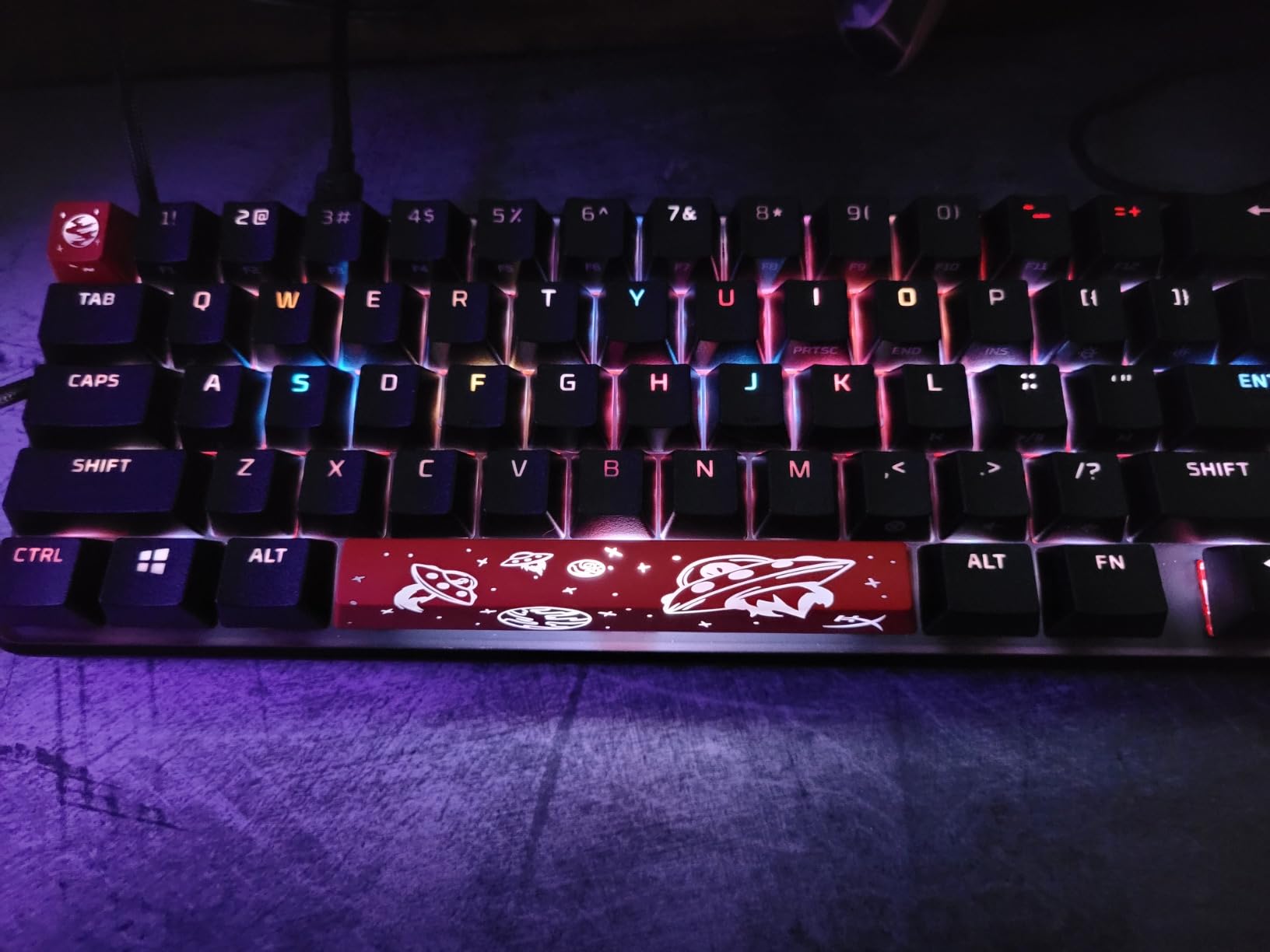 HyperX Alloy Origins 65 - Mechanical Gaming Keyboard – Compact 65% Form Factor - Linear Red Switch - Double Shot PBT Keycaps - RGB LED Backlit - NGENUITY Software Compatible,Black customer photo 2