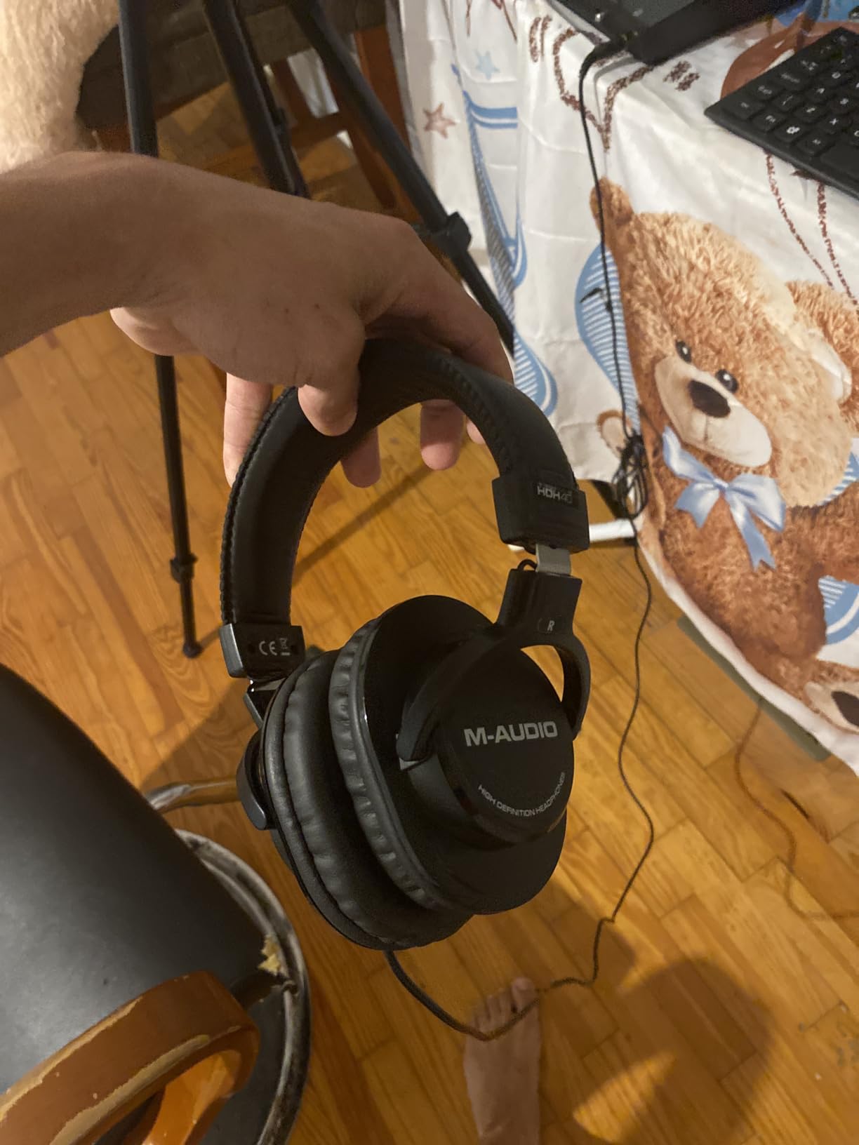 M-AUDIO HDH40 Closed-Back Over-Ear Headphones customer photo 1