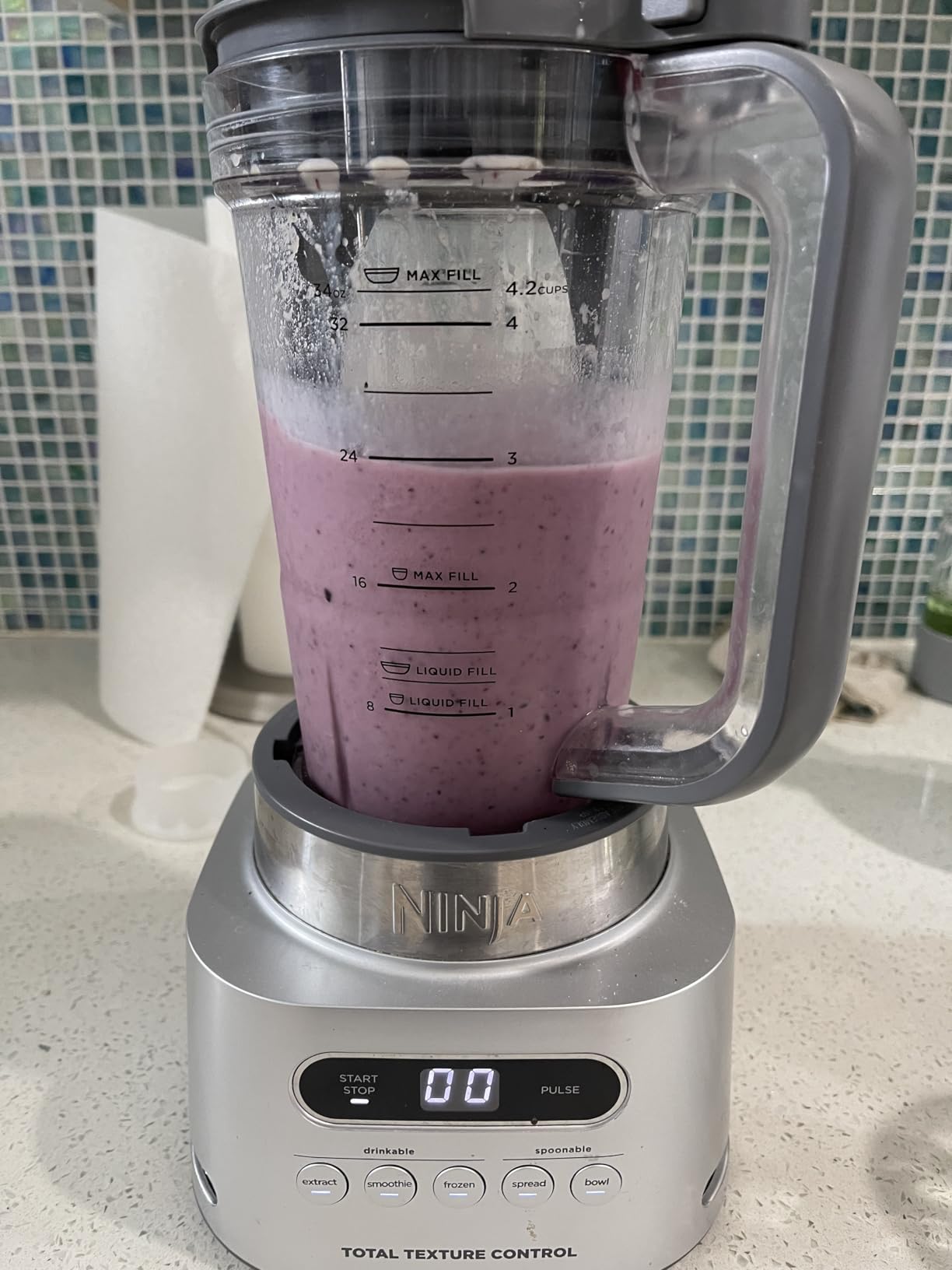 Ninja SS151 TWISTi Blender DUO, High-Speed 1600 WP Smoothie Maker & Nutrient Extractor* 5 Functions Smoothie, Spreads & More, smartTORQUE, 34-oz. Pitcher & (2) To-Go Cups, Gray customer photo 2