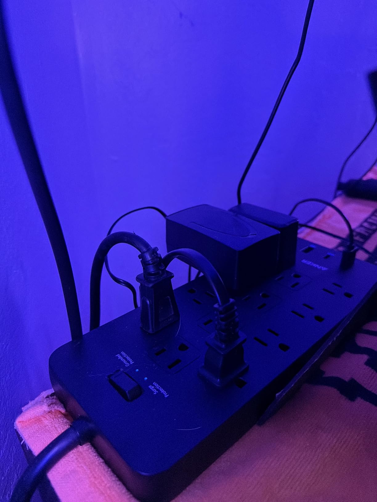Anker Power Strip with 2100J Surge Protector, Outlet Extender, 20W, 12 AC customer photo 1