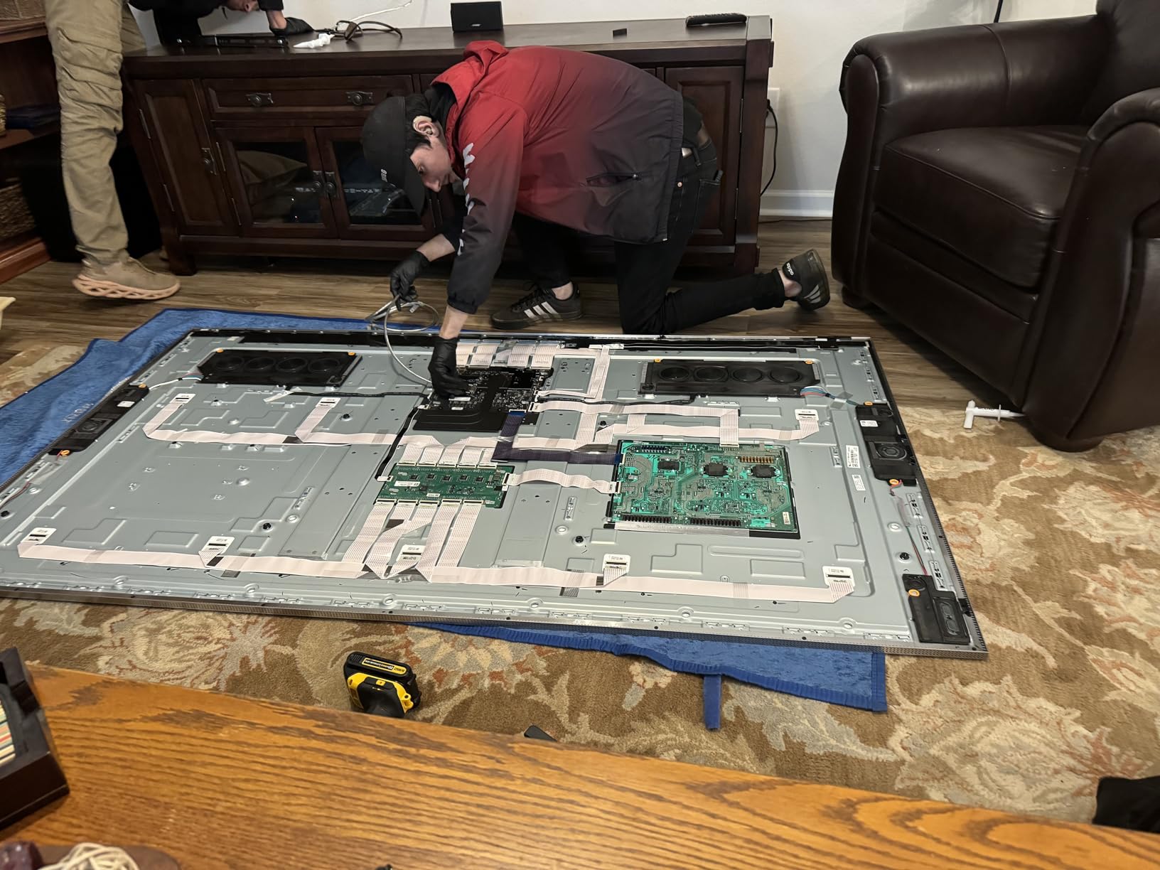 SAMSUNG 75-Inch Class Neo QLED 8K QN900B Series Mini LED Quantum HDR 64x, Infinity Screen, Dolby Atmos, Object Tracking Sound Pro, Smart TV, Bluetooth with Alexa Built-in (QN75QN900BFXZA, 2022 Model) customer photo 1