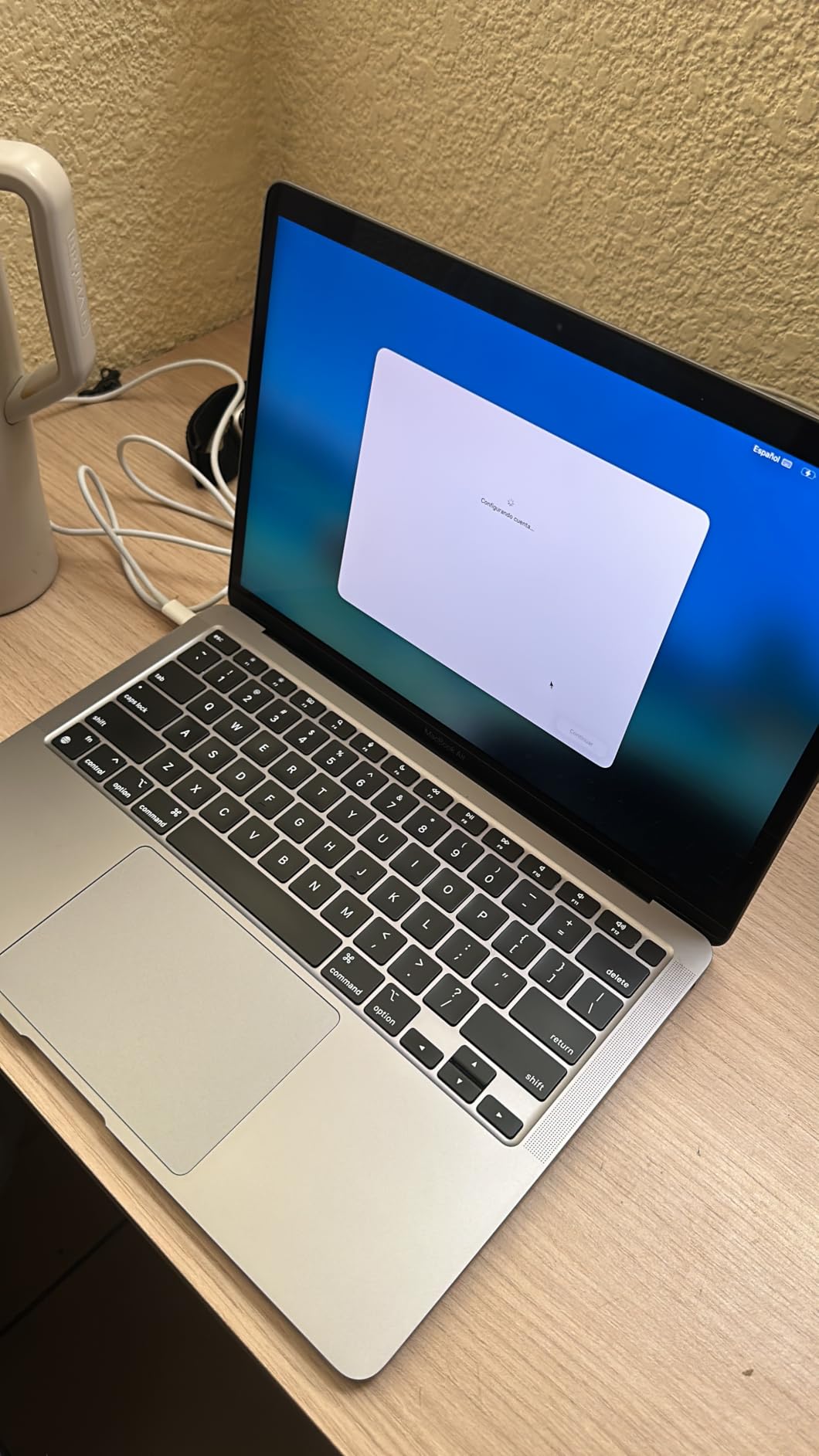 Late 2020 Apple MacBook Air with Apple M1 Chip (13.3 inch, 8GB RAM, 128GB SSD) Space Gray (Renewed) customer photo 2
