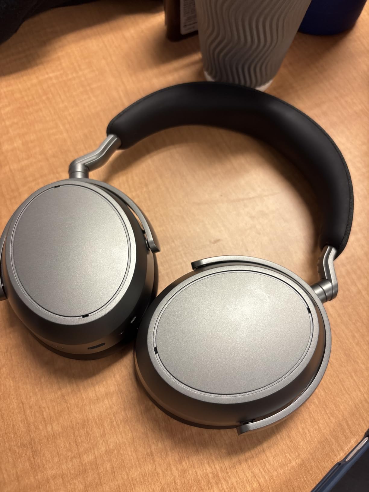 Sennheiser Momentum 4 Wireless Headphones, ANC, 60 Hr Battery, Black customer photo 1