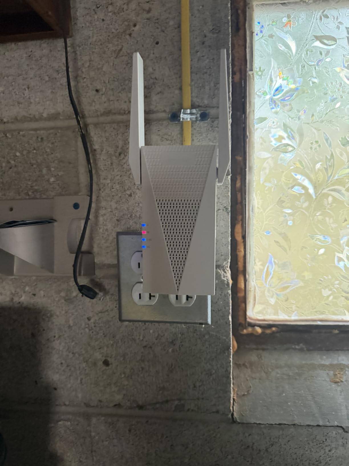 TP-Link AX3000 WiFi 6 Dual-Band Range Extender PCMag Editor's Choice customer photo 1