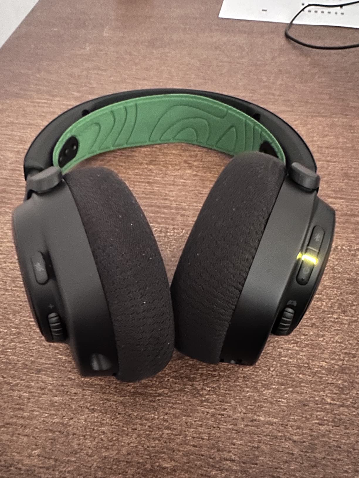 SteelSeries Arctis Nova 7X Wireless Multi-Platform Gaming Headset — Neodymium Magnetic Drivers — 2.4GHz+Bluetooth — 38Hr USB-C Battery — AI Mic — Xbox Series X|S, PC, PS5, Switch, VR, Mobile - Black customer photo 1