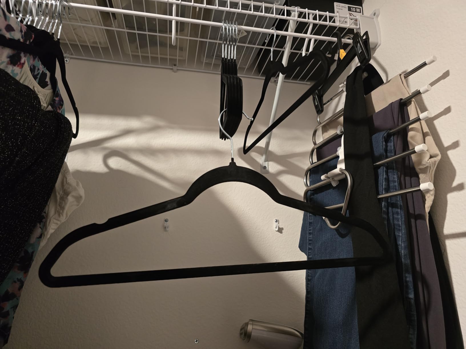 HOUSE DAY Black Velvet Hangers 20 Pack, Non Slip Clothes Felt Hanger customer photo 1