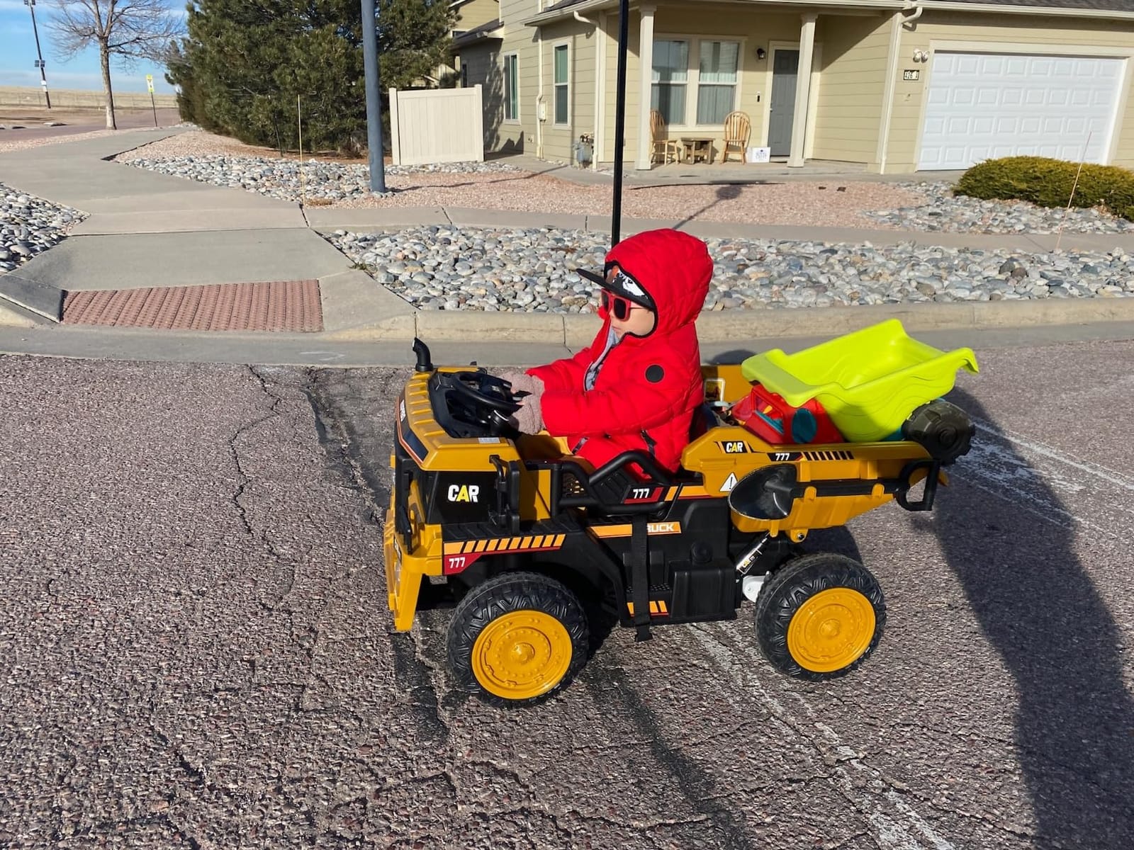 ANPABO Ride on Dump Truck w/Remote Control, 2 Seater, Electric Dump Bed customer photo 2