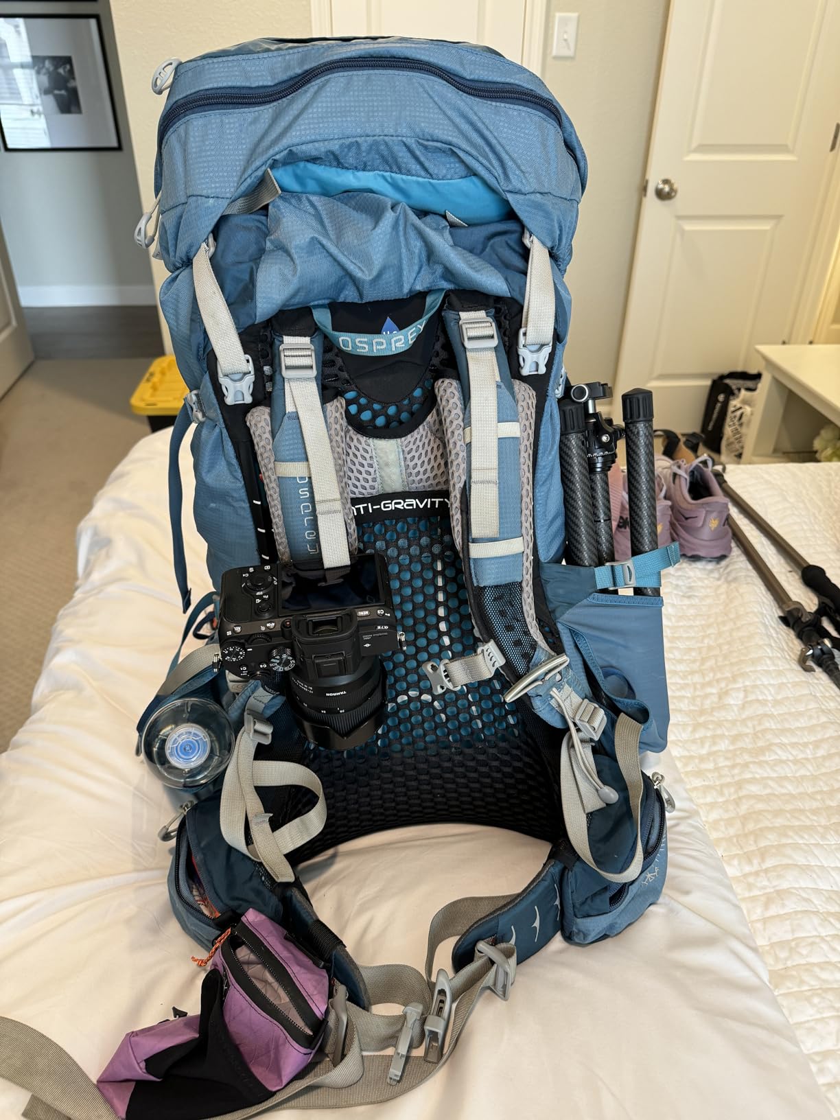 SIRUI Carbon Fiber Tripod Lightweight 2lbs with Panoramic Fluid Head, 59.8” Compact Camera Tripod Quick Release Leg Setup, Reversible Center Column, Reverse Folding Legs, Max Load 11lbs - Traveler X customer photo 2