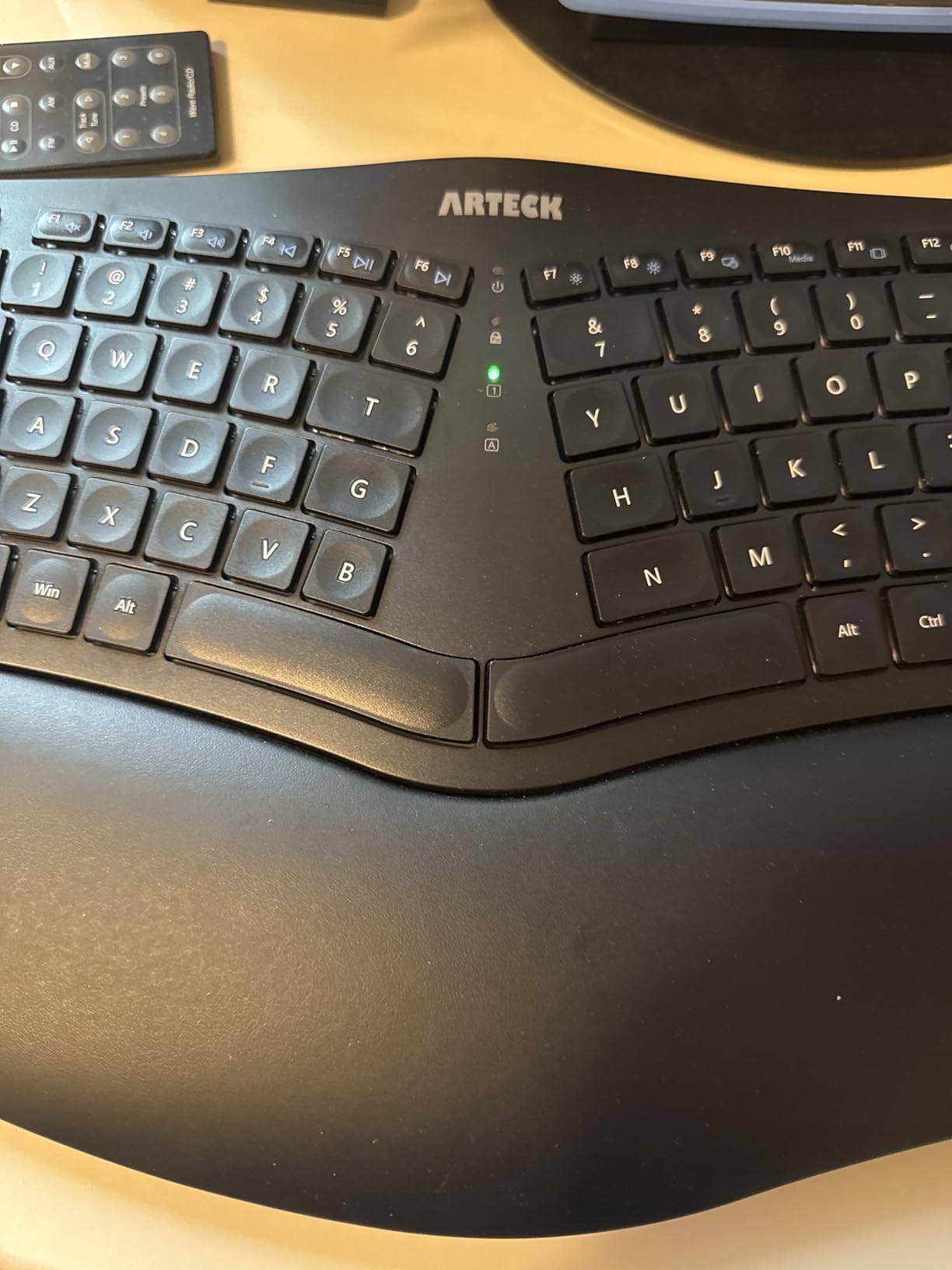 Arteck Split Ergonomic Keyboard with Palm Rest, 2.4G USB Wireless Keyboard customer photo 1