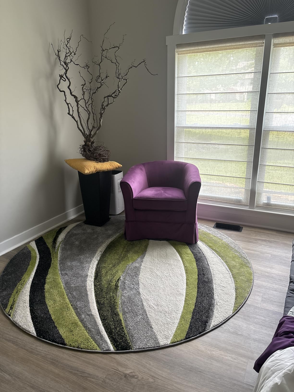 SAFAVIEH Area Rug 8x10 - Hollywood Collection - Large - Grey & Red, Mid-Century Modern Design, Non-Shedding & Easy Cleaning, Ideal for Living Room, Bedroom, Office, Dining Space (HLW766Q) customer photo 1