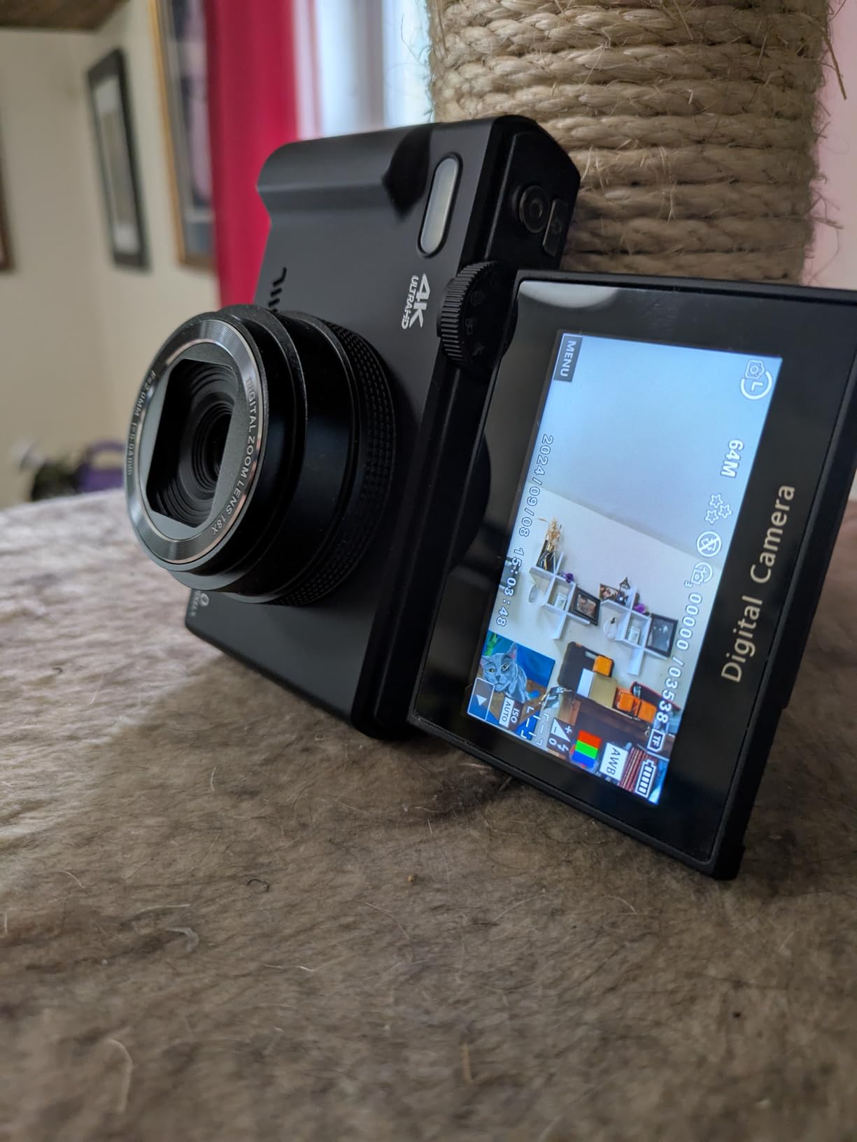 VJIANGER 4K Digital Camera, Vlogging Camera with 180° Flip Screen customer photo 2
