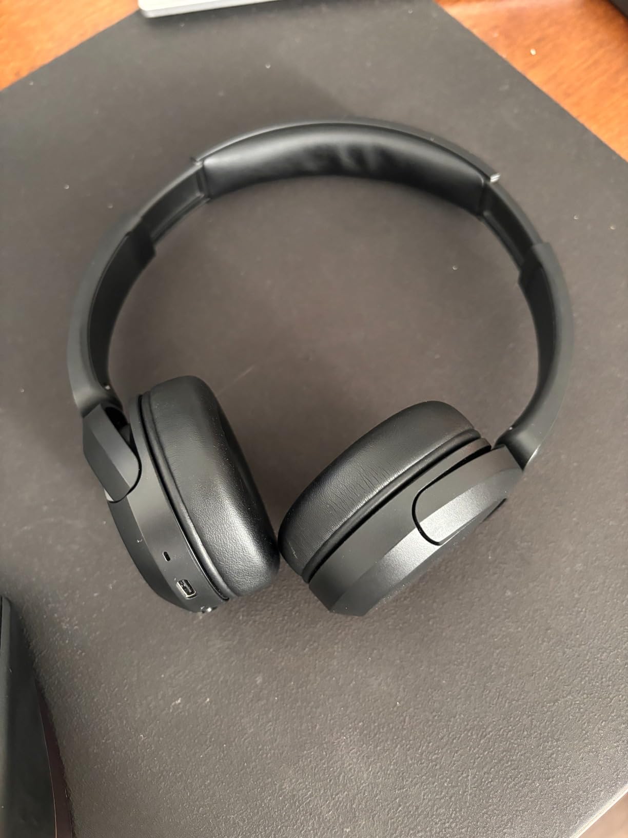 Sony WH-CH520 Wireless On-Ear Bluetooth Headphones with Mic, Cappuccino customer photo 1