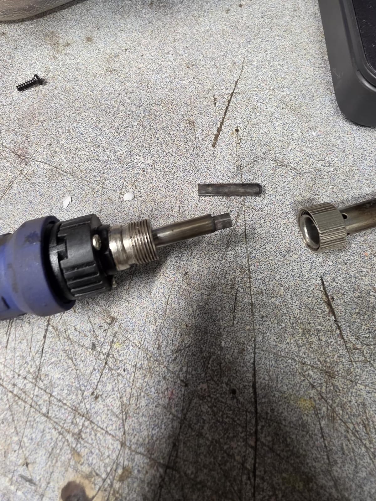 WEP 882D Soldering Iron Station 2-IN-1 SMD Hot Air Rework Station with 2 Spools of Solder Wire, 5 Soldering Tips, 3 Hot Air Nozzles, Brass Wool Tip Cleaner, Tweezers, Desoldering pump customer photo 1
