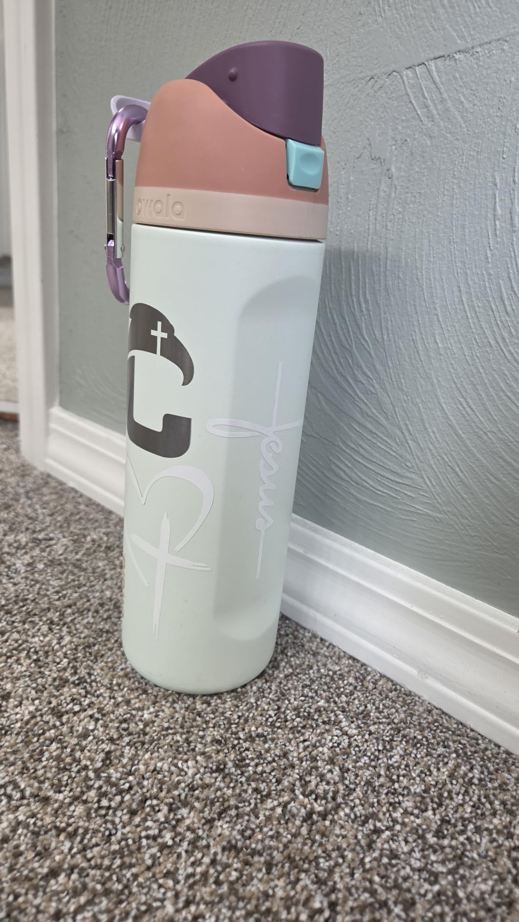 Owala FreeSip Stainless Steel Water Bottle 24 oz Denim customer photo 2