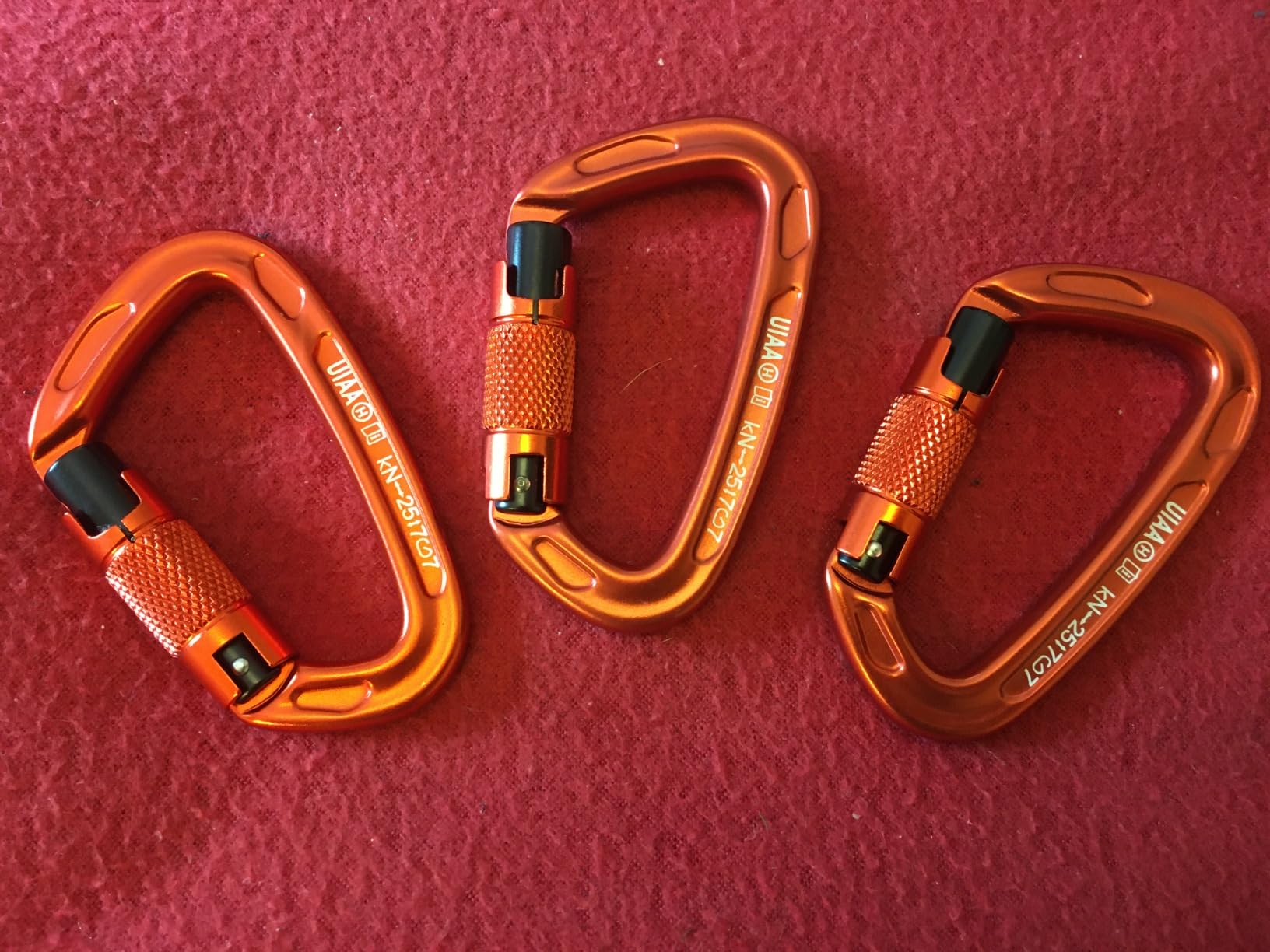 Climbing Carabiner Clips 25kN Auto Locking Carabiner, Professional Heavy Duty Large Locking Carabiner Clips for Rock/Ice Climbing Rappelling Rescue Swing etc, D Shaped, Large Size customer photo 1