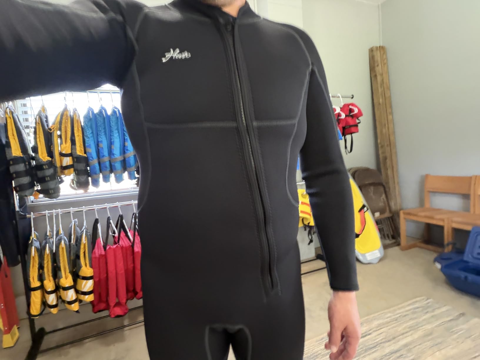 Hevto Men Wetsuit 3/2mm Neoprene Front Zipper for Surfing Diving customer photo 1