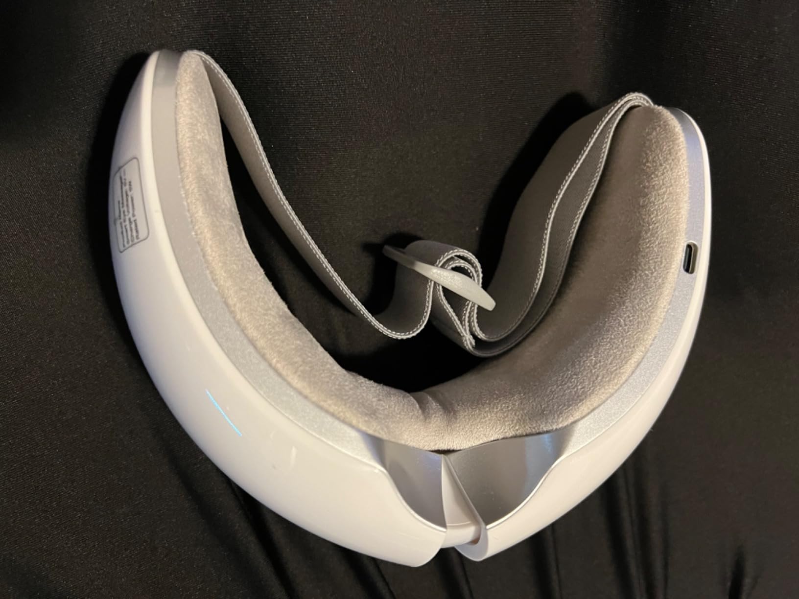 NOWWISH Eye Massager with Heat, Vibration and Bluetooth Music for Migraine Headache Relief, Cordless Heated Eye Mask with 6 Massage Modes, Relaxation -Mothers Day Gifts for Mom Wife -White customer photo 2