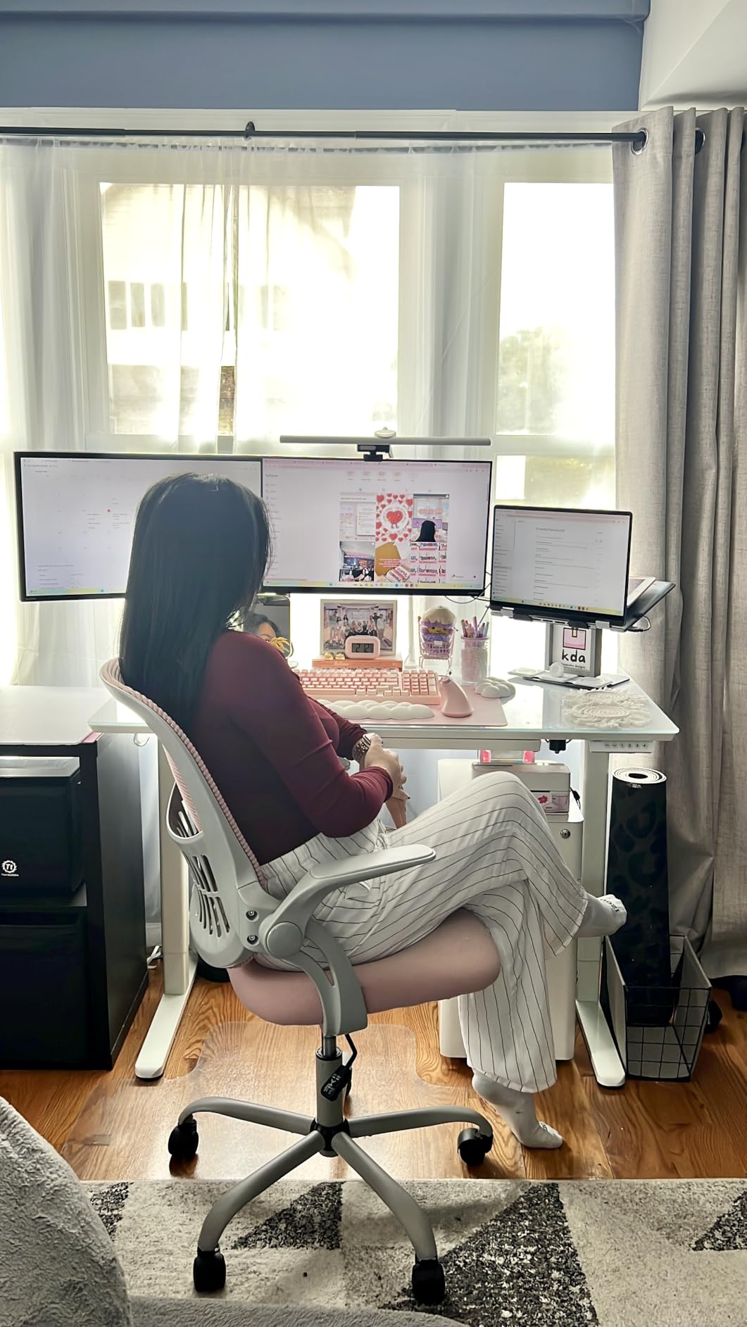 INNOVAR Glass Standing Desk with Drawers 48×24 Inch Super White customer photo 1