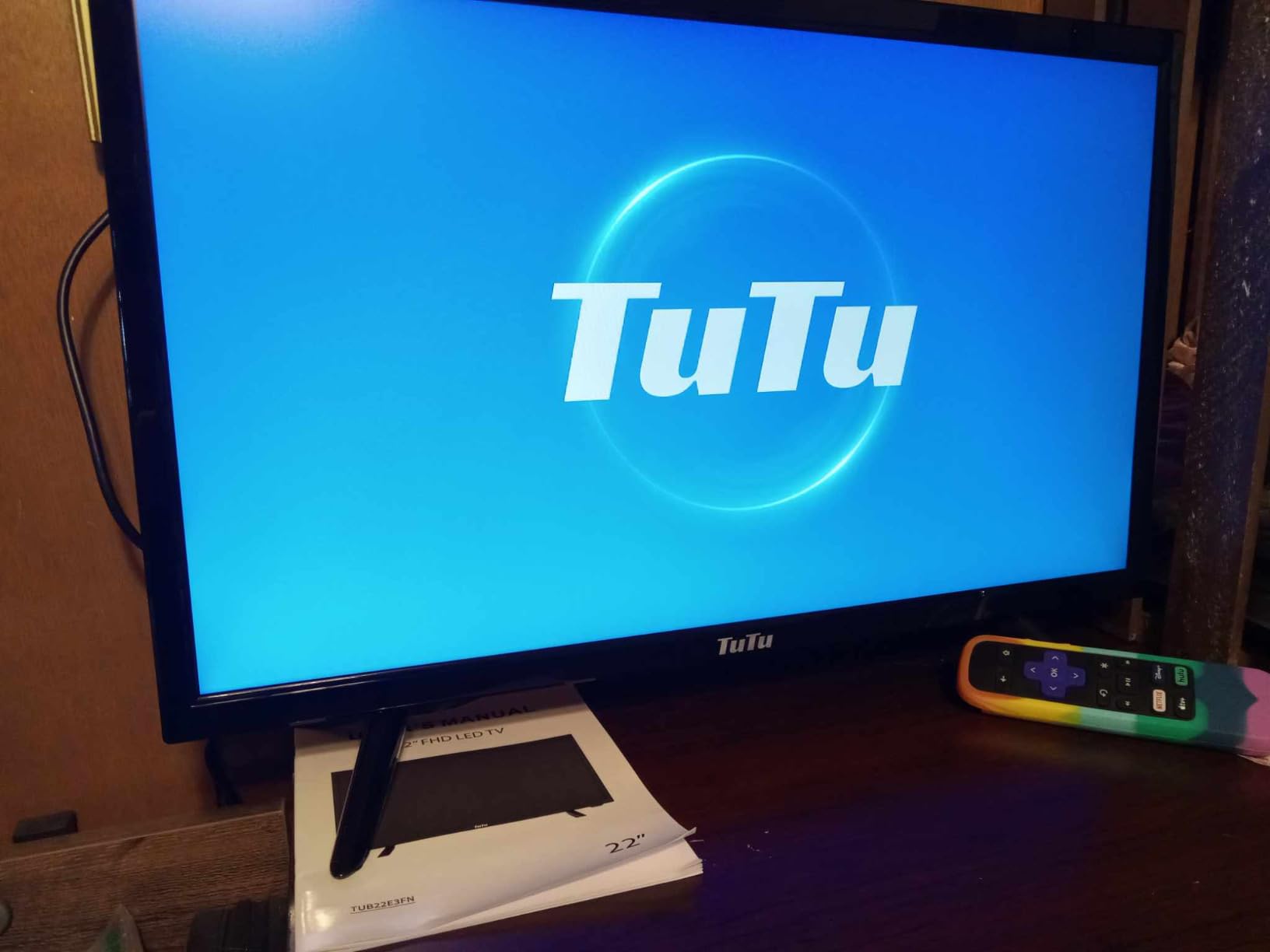 TuTu 32 Inch HD TV, 2K LED Small Flat Screen Non-Smart Television, Works with Apple TV, Fire Stick, Roku, Google, TiVo, Xumo, and Streaming Devices customer photo 2