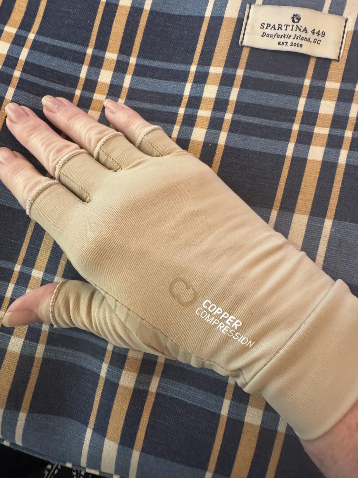 Copper Compression Arthritis Gloves | Fingerless Arthritis Carpal Tunnel Pain Relief for Men & Women | Hand Support Wrist Brace for Neuropathy, Rheumatoid, Tendonitis, Swelling, Typing Grey Medium customer photo 1