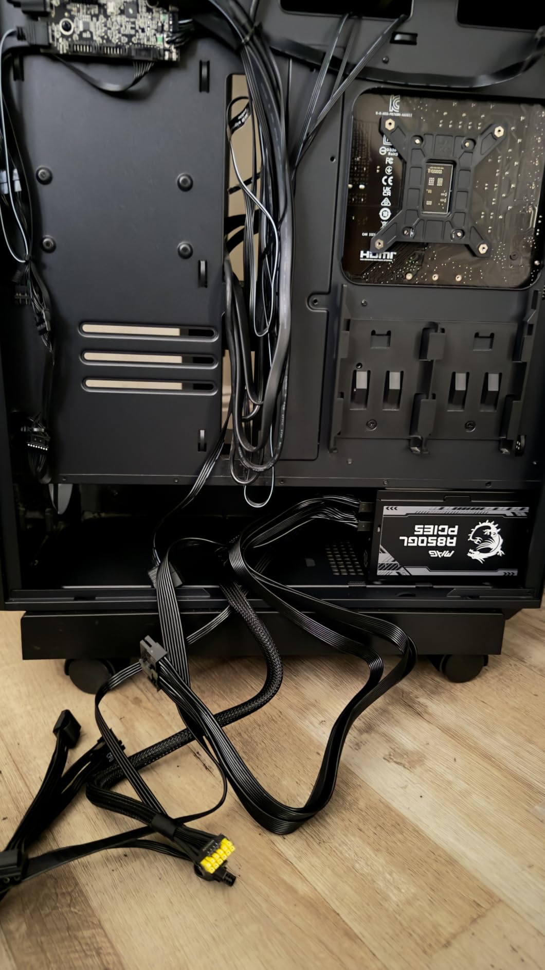 MSI MAG A850GL PCIE5, Fully Modular Compact Gaming 850W Power Supply, 80+ Gold, ATX 3.1 & PCIe 5.1 Ready, Native Dual-Color 12V-2x6 Cable, 10 Year Warranty customer photo 2