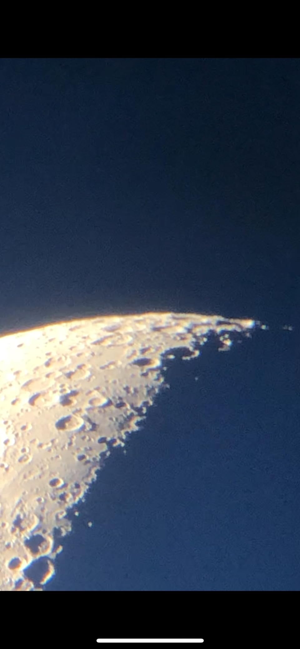 Celestron StarSense Explorer 150mm App-Enabled Tabletop Dobsonian Telescope customer photo 1
