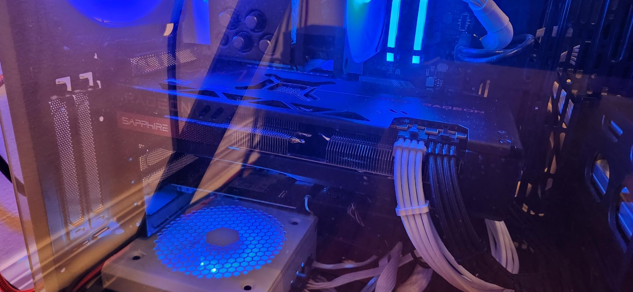 Sapphire 11330-02-20G Pulse AMD Radeon RX 7800 XT Gaming Graphics Card with 16GB GDDR6, AMD RDNA 3 customer photo 1