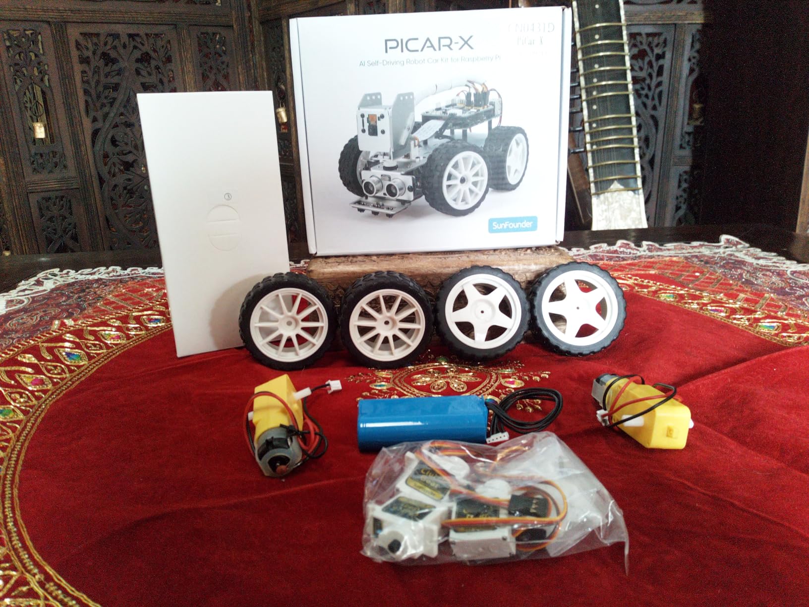 SunFounder Picar-X AI Robot Smart Car Kit for Raspberry Pi 5/4/3B+/Zero 2w, Openclaw LLMs ChatGPT/Gemini/Grok, Voice&Video Recognition, Python, Scratch, Camera (RPI NOT Included) customer photo 1