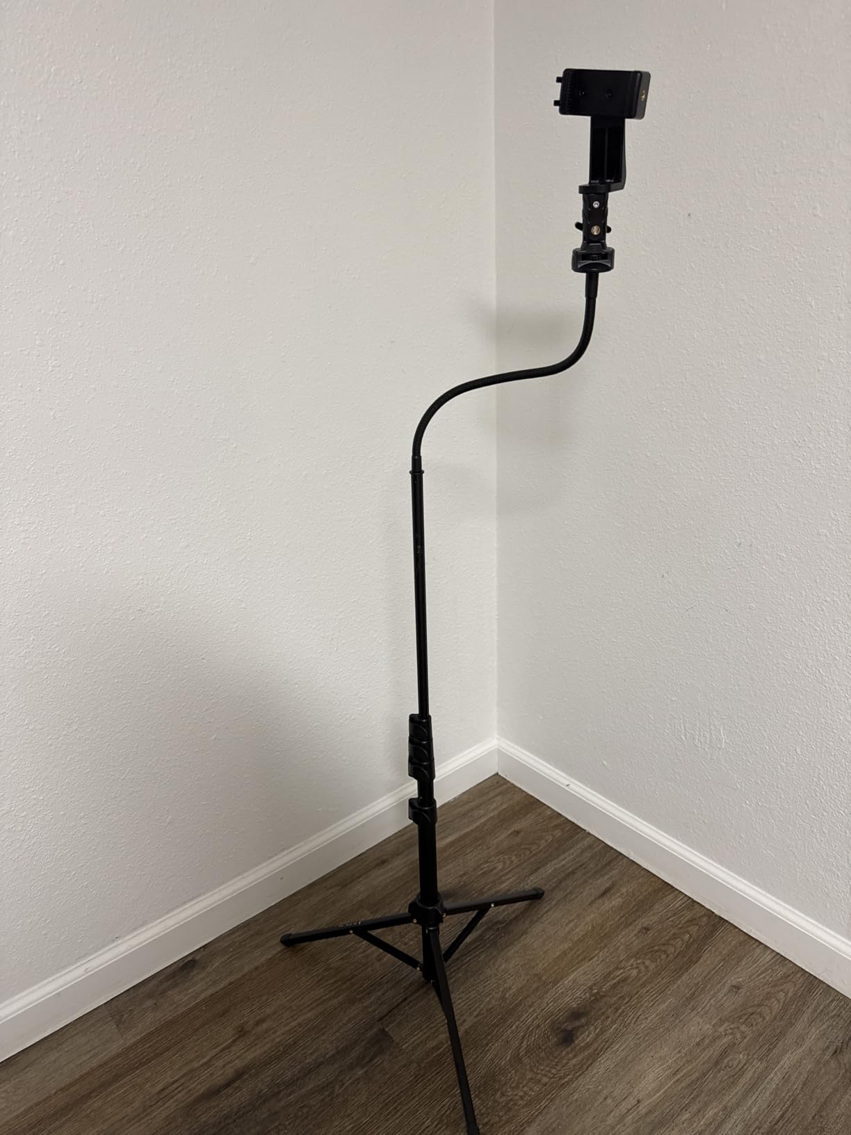 Phone Tripod, 86