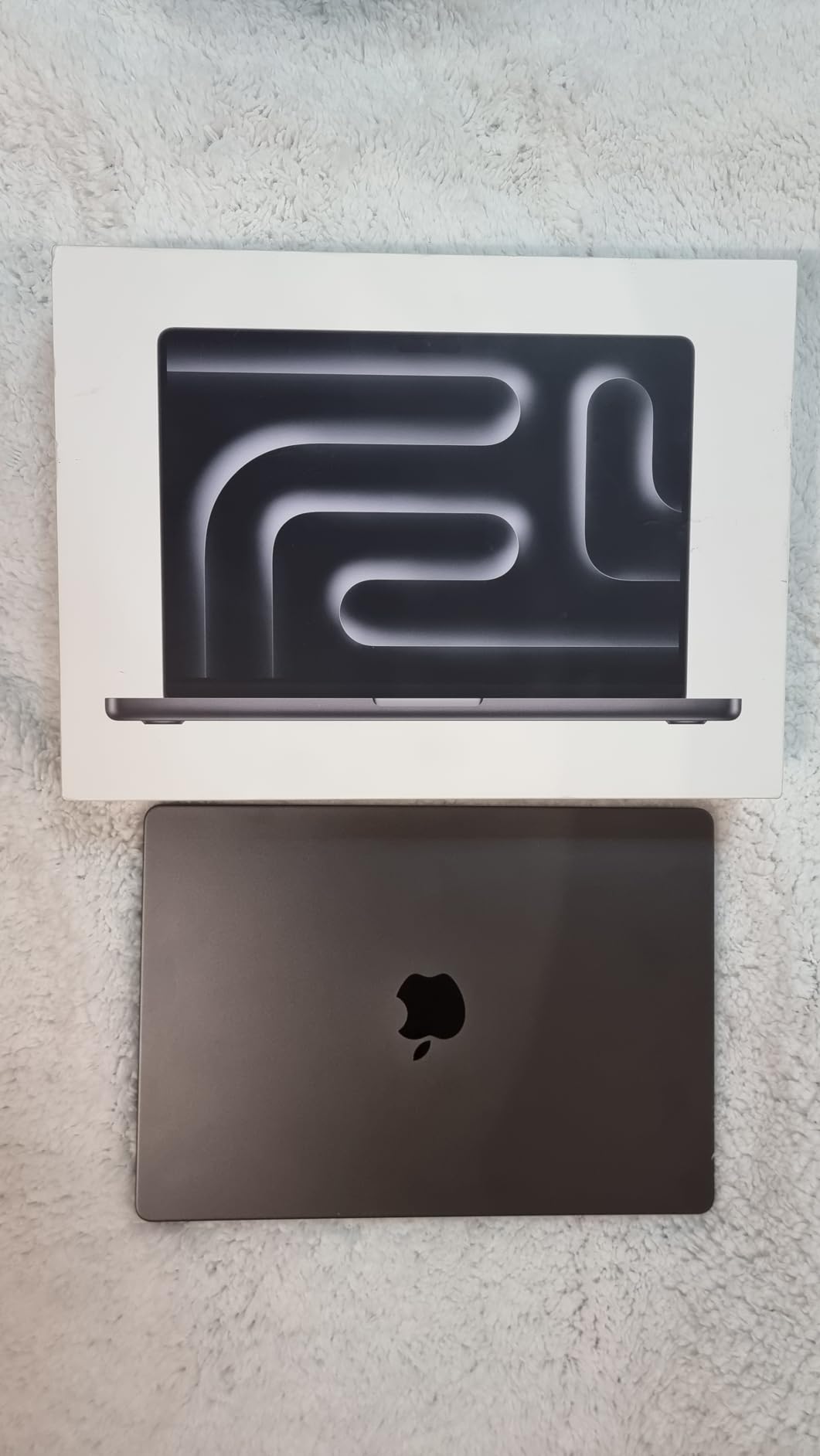 Apple 2023 MacBook Pro Laptop M3 Pro chip with 11‑core CPU, 14‑core GPU: Built for Apple Intelligence, 14.2-inch Liquid Retina XDR Display, 18GB Unified Memory, 512GB SSD Storage; Space Black customer photo 1