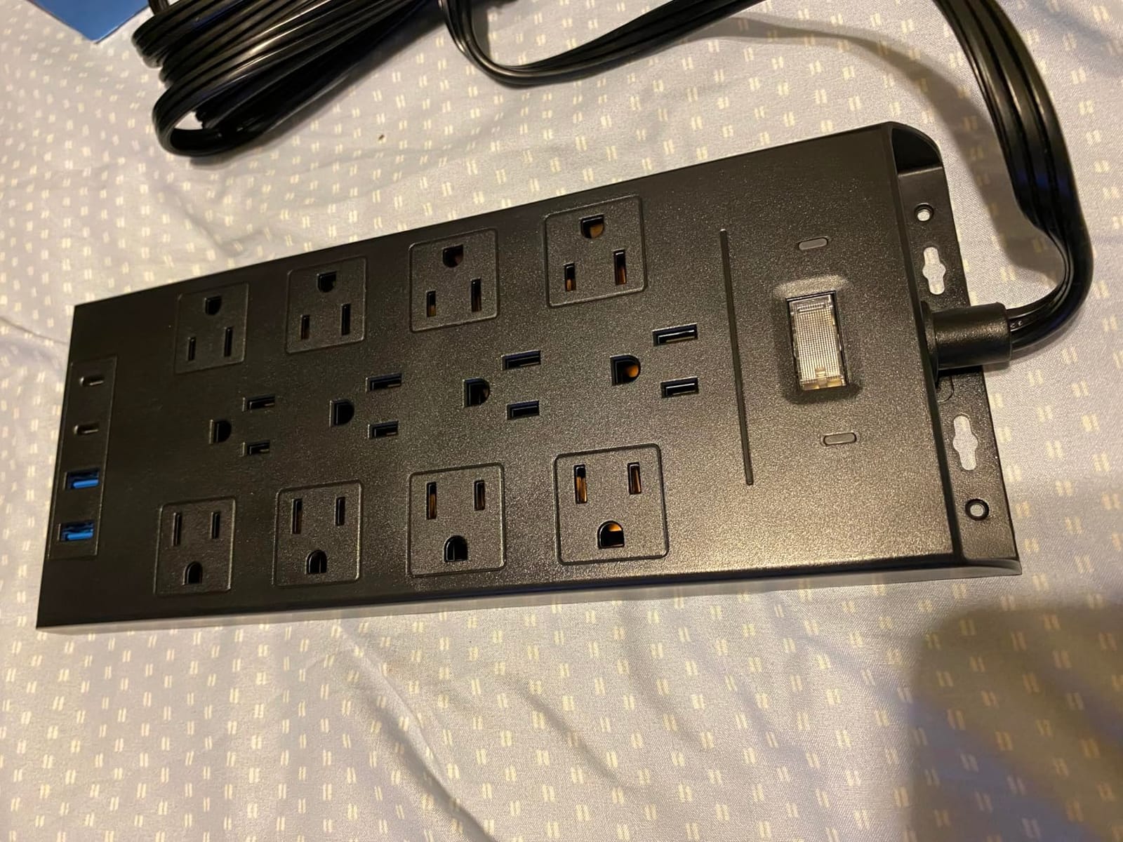 Surge Protector Power Strip 4800J, LeZone 10Ft Long Extension Cord Flat Plug, 12 Outlets 2 USB C 2 USB Ports, Wall Mountable, Desk Charging Station, Black customer photo 1