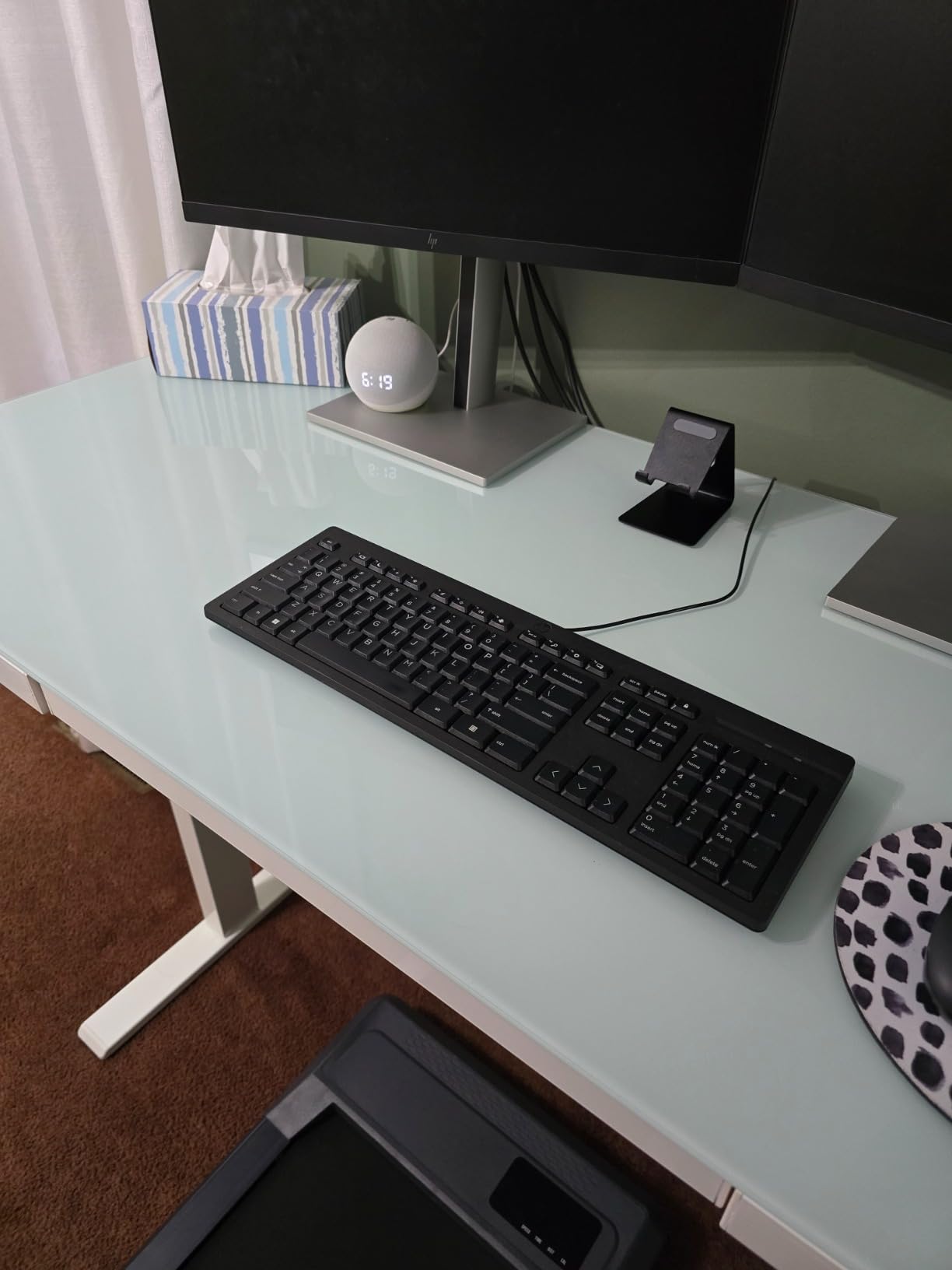 BANTI 55 Inch One-Piece Standing Desk with Glass Top and Drawer, White customer photo 2