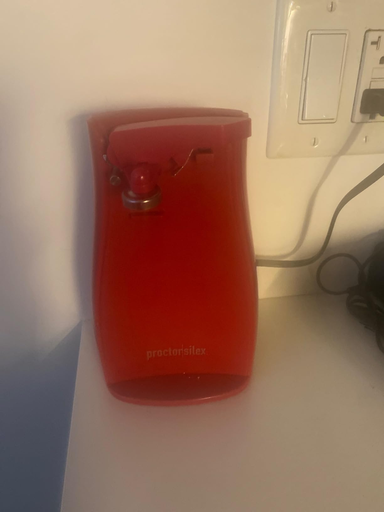 Proctor Silex Power Electric Automatic Can Opener for Kitchen with Knife Sharpener, Twist-off Easy-Clean Lever, Cord Storage, Red (75226) customer photo 2
